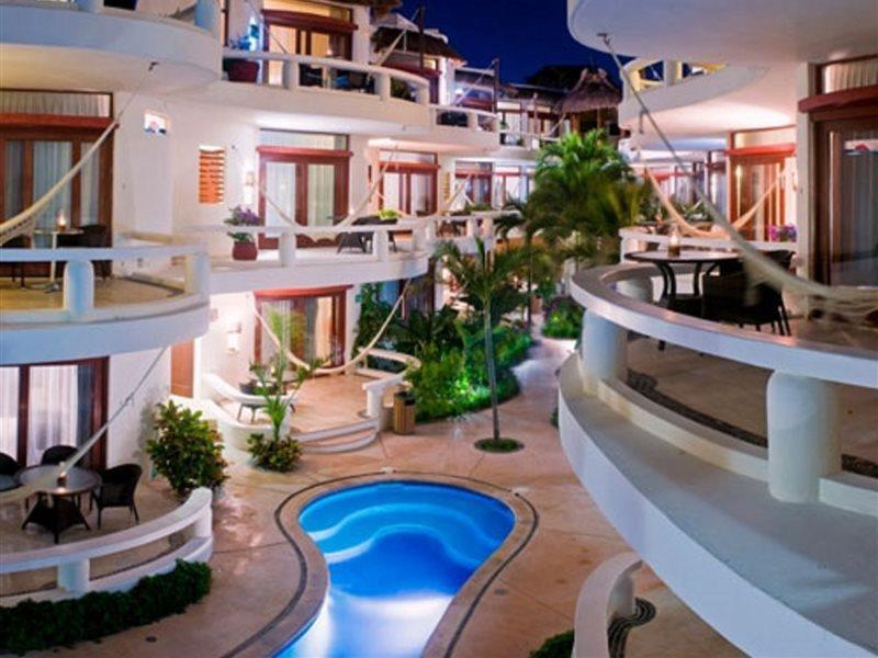 Blue Parrot Suites Playa del Carmen Bagian luar foto